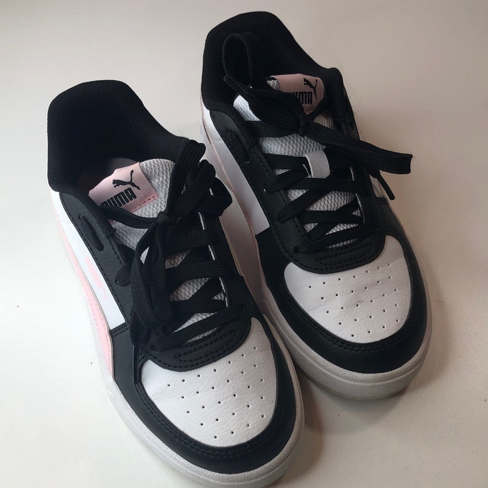 Puma Kids Sneakers Black and White with Pink Accents Little Girls Size 2 EUC